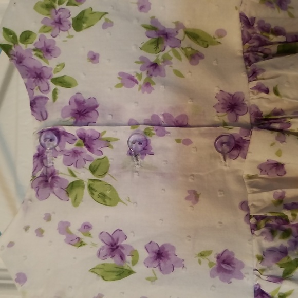 Adorable Lilac & Ruffles & Rose's & Rhinestones For Baby Girls! Both Included! - Picture 10 of 10